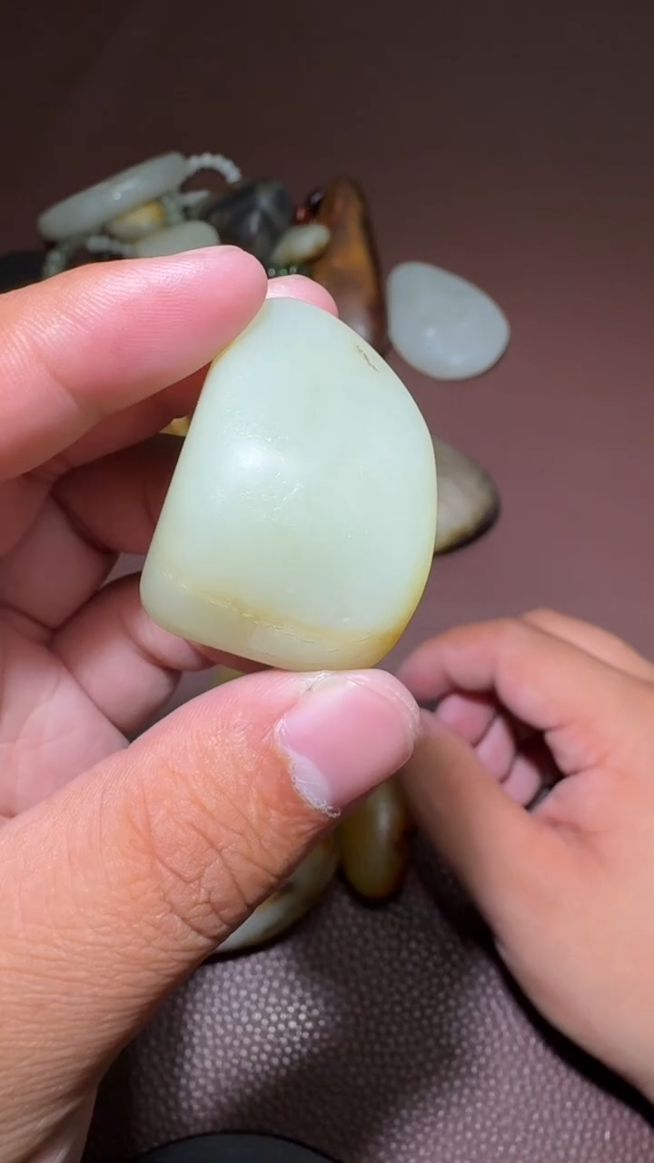 未镶嵌和田玉挂件?***财和田玉