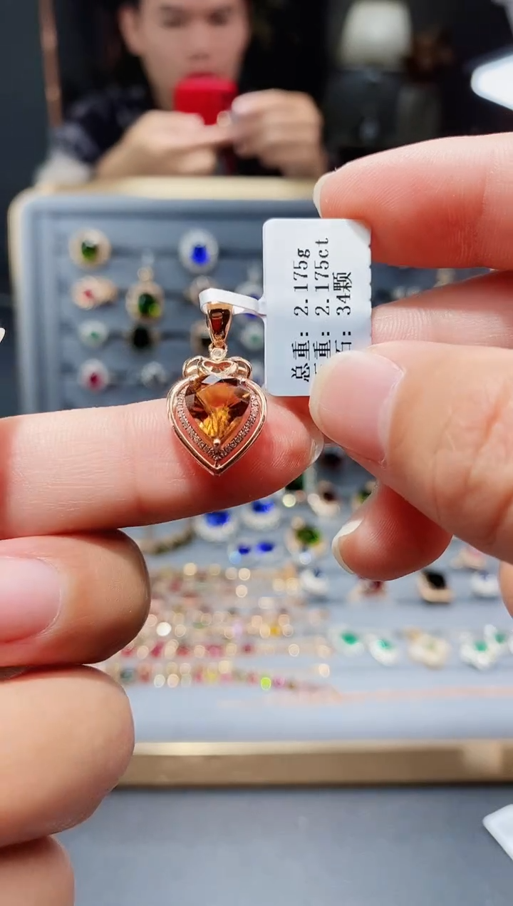 【闪购商品】碧玺颈饰18K金镶嵌2.175