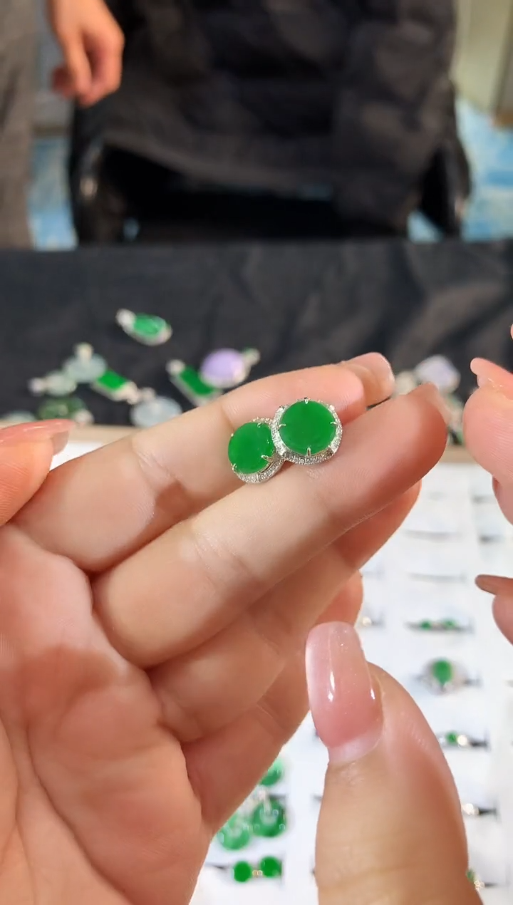 【闪购商品】翡翠耳饰18K金镶嵌335psd时尚