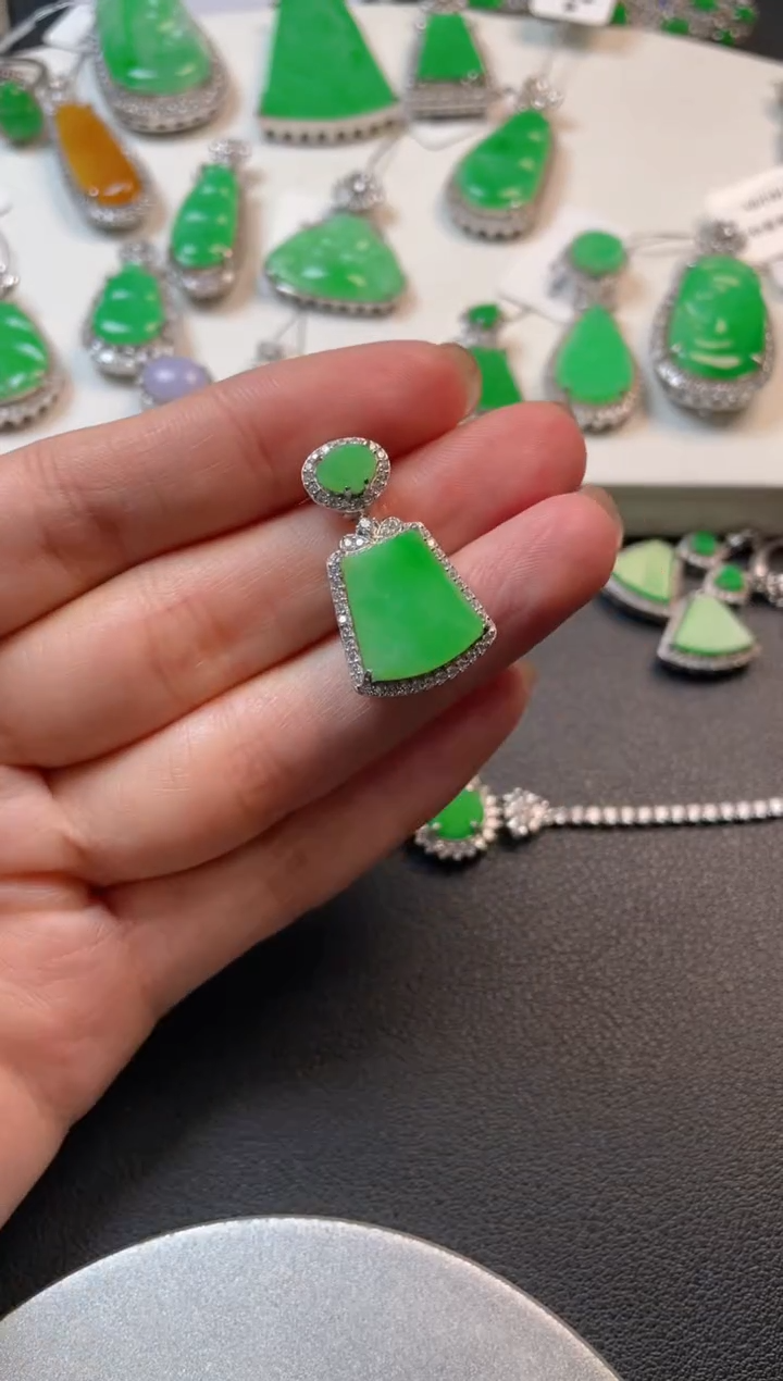 【闪购商品】翡翠吊坠(不含链)银S925镶嵌吊坠