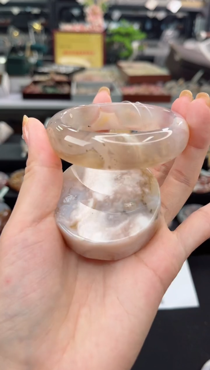 【闪购商品】石英质玉手镯未镶嵌53圈口（赠品镯心）1540444