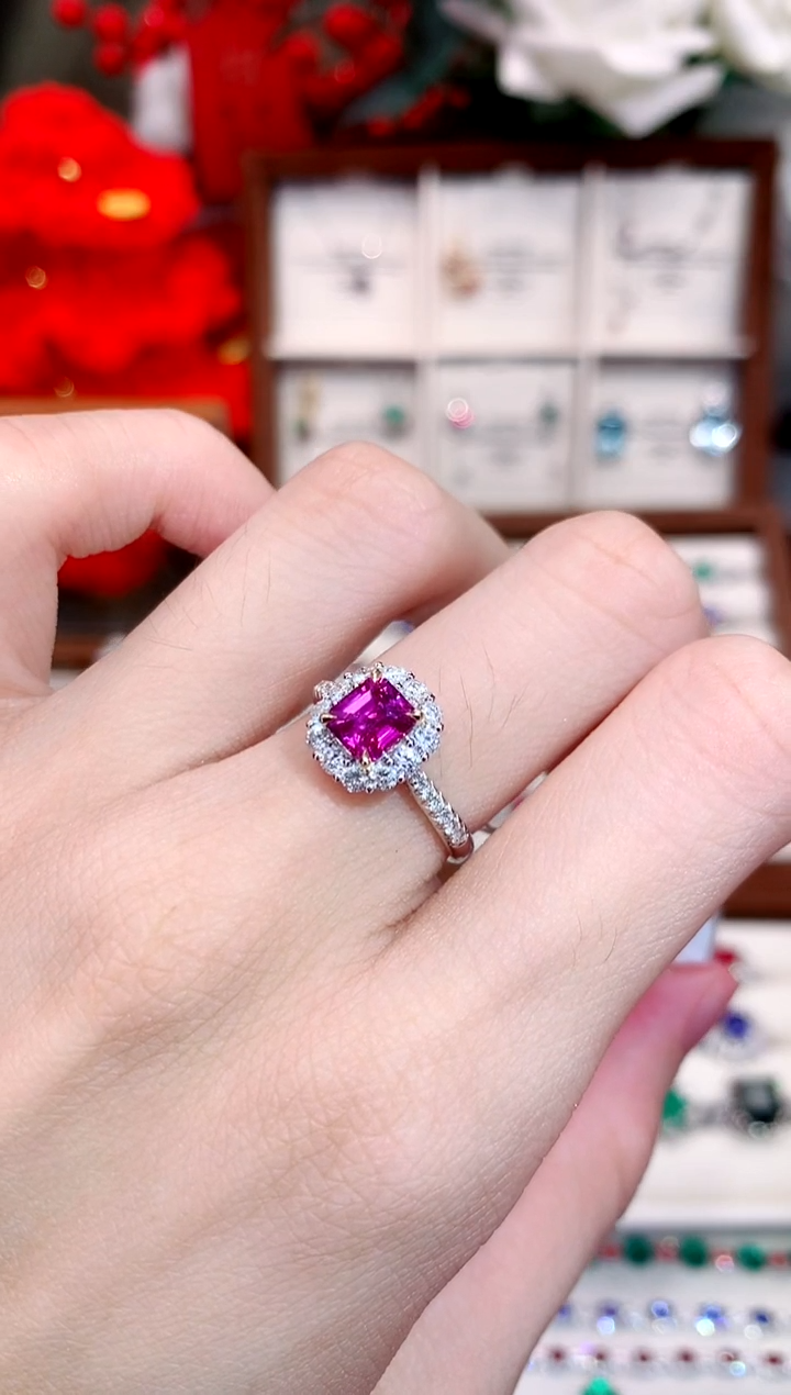 彩色蓝宝石戒指18K金镶嵌1.29ct/天然宝石/七天无理由