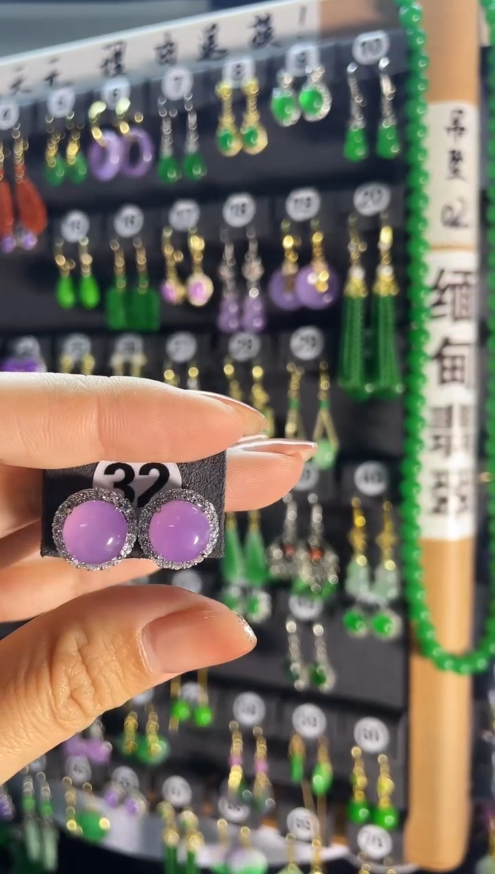 【闪购商品】翡翠耳饰银S925镶嵌32...