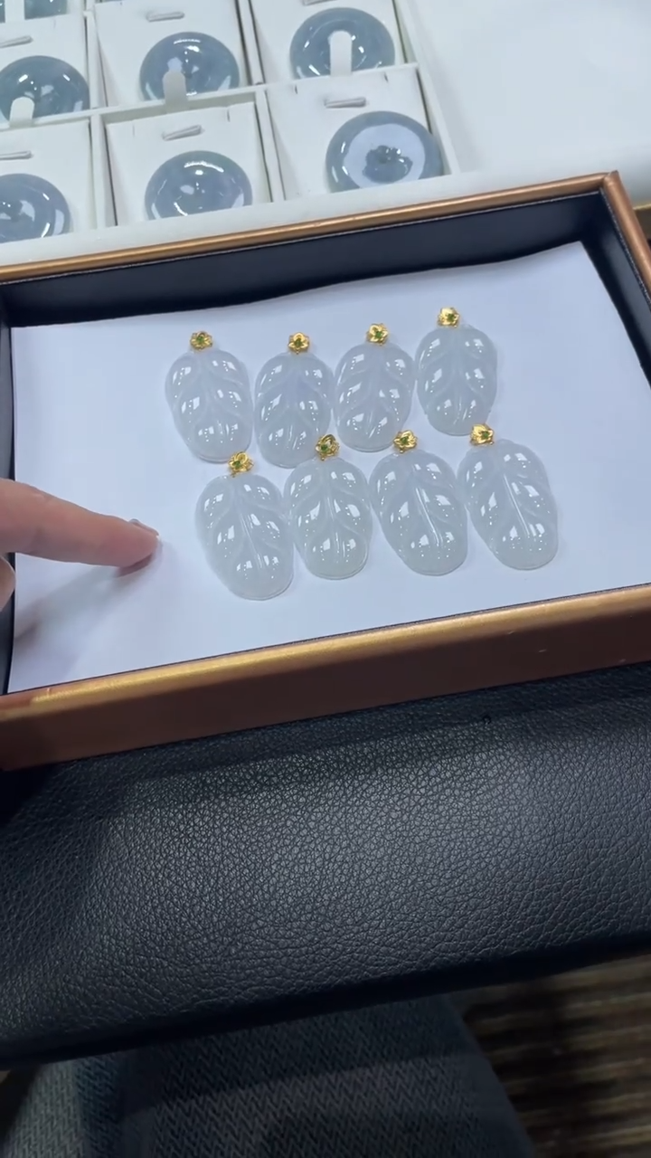 【闪购商品】翡翠颈饰18K金镶嵌翡翠叶子/多样性发其一CP