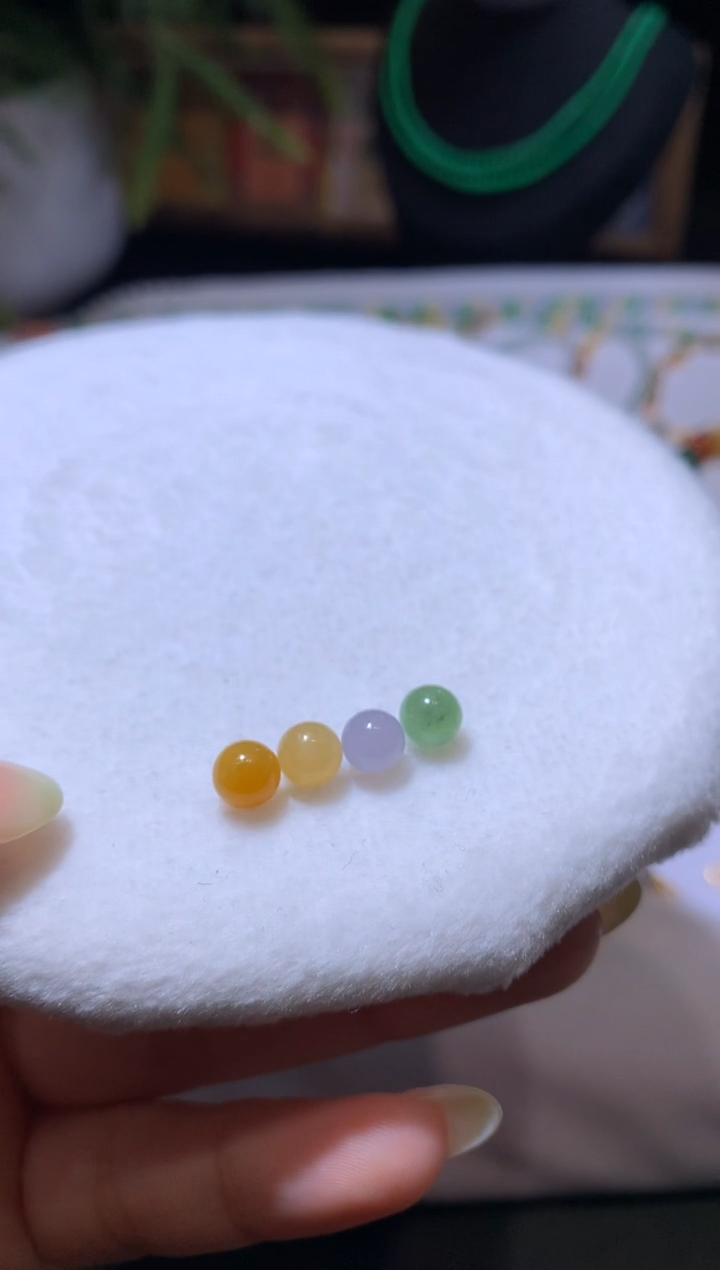 【闪购商品】定制翡翠未镶嵌5.7珠子380+38