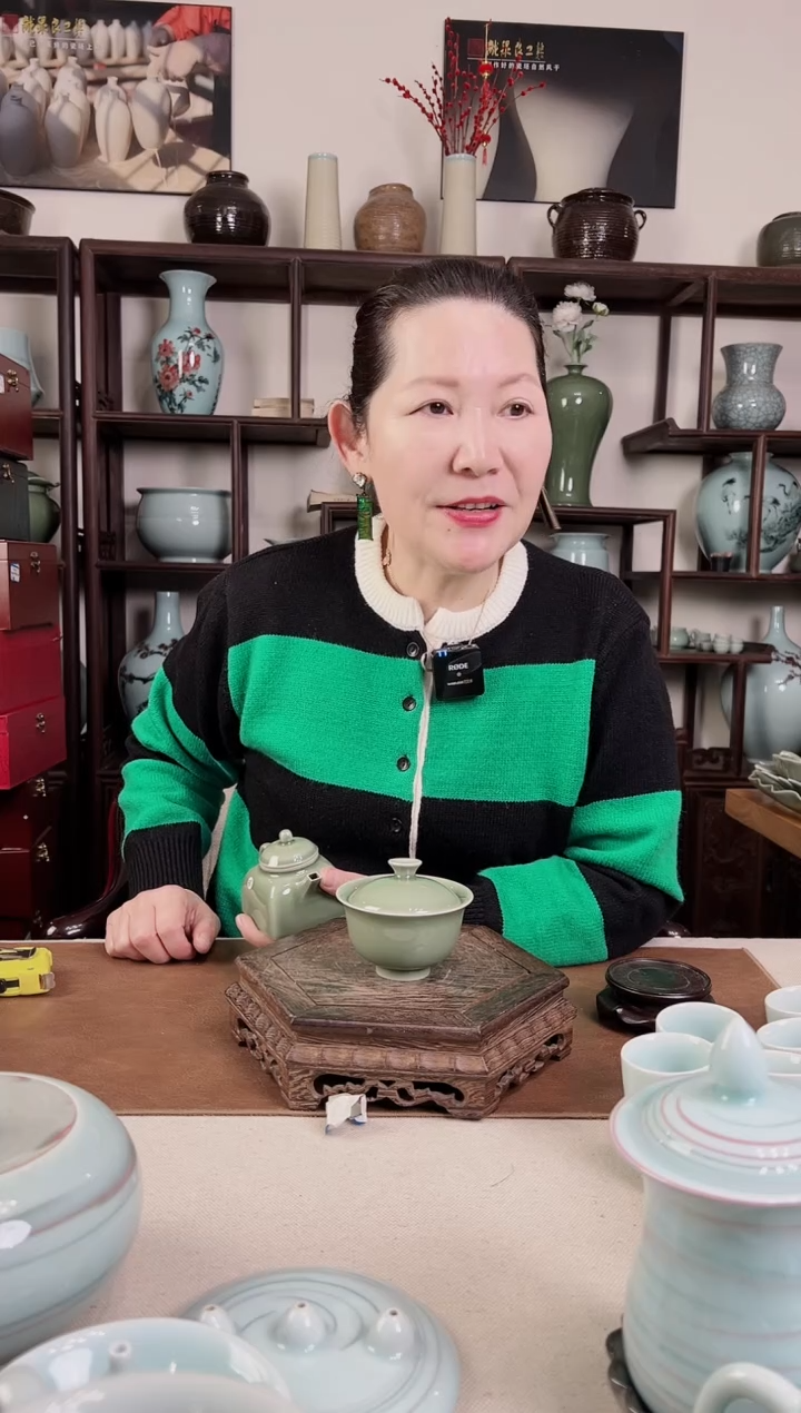 【闪购商品】杯豆青釉 二才盖碗