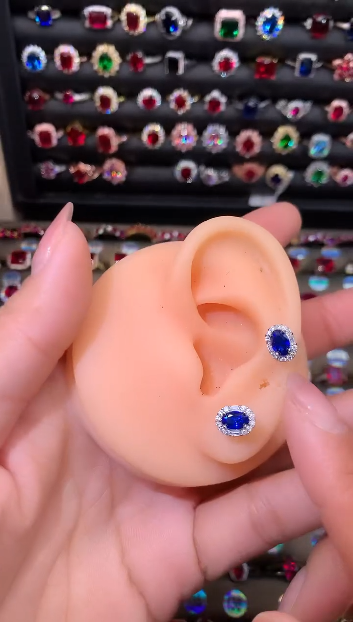 【闪购商品】蓝宝石耳饰银S925镶嵌46