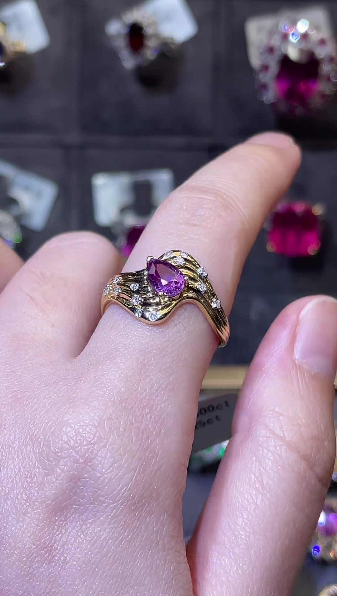 【闪购商品】彩色蓝宝石戒指18K金镶嵌1ct