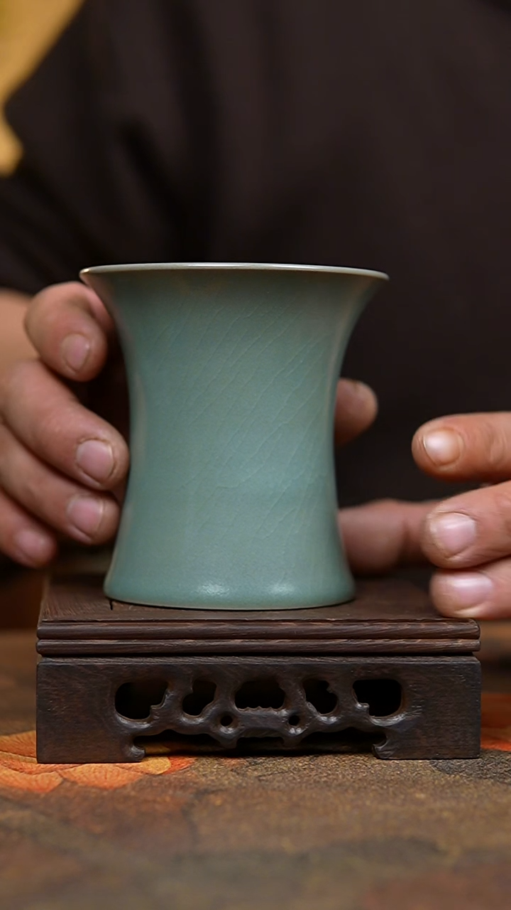 杯仿古翡翠绿纯手工束腰笔筒