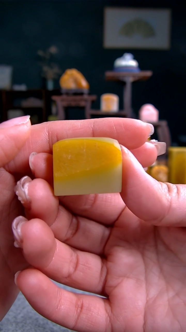 【闪购商品】青田石九索菜花黄素章1.6*2.5*1.9