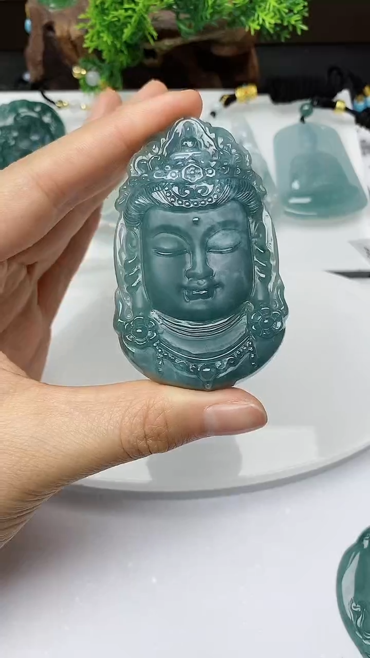 【闪购商品】翡翠颈饰未镶嵌        