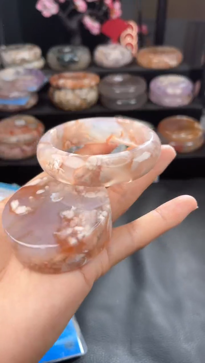 【闪购商品】石英质玉手镯未镶嵌55