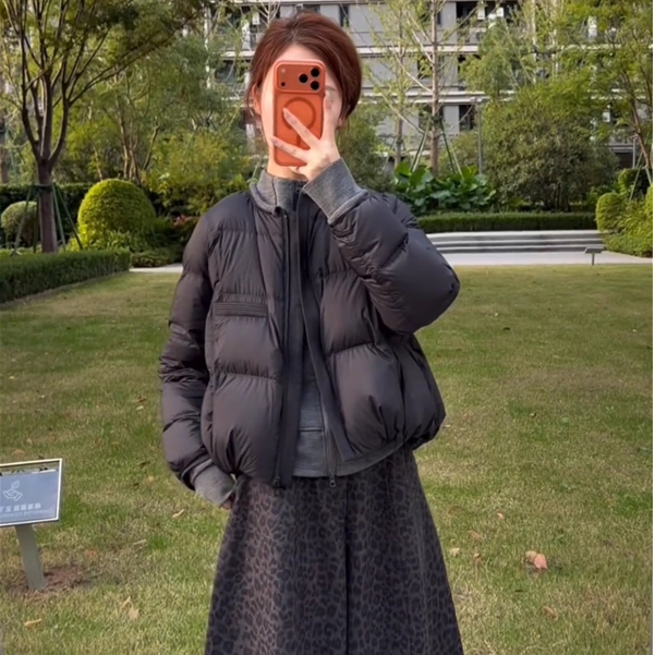 白鸭绒羽绒服女短款冬季2025新款宽松高级感洋气小个子面包服外套