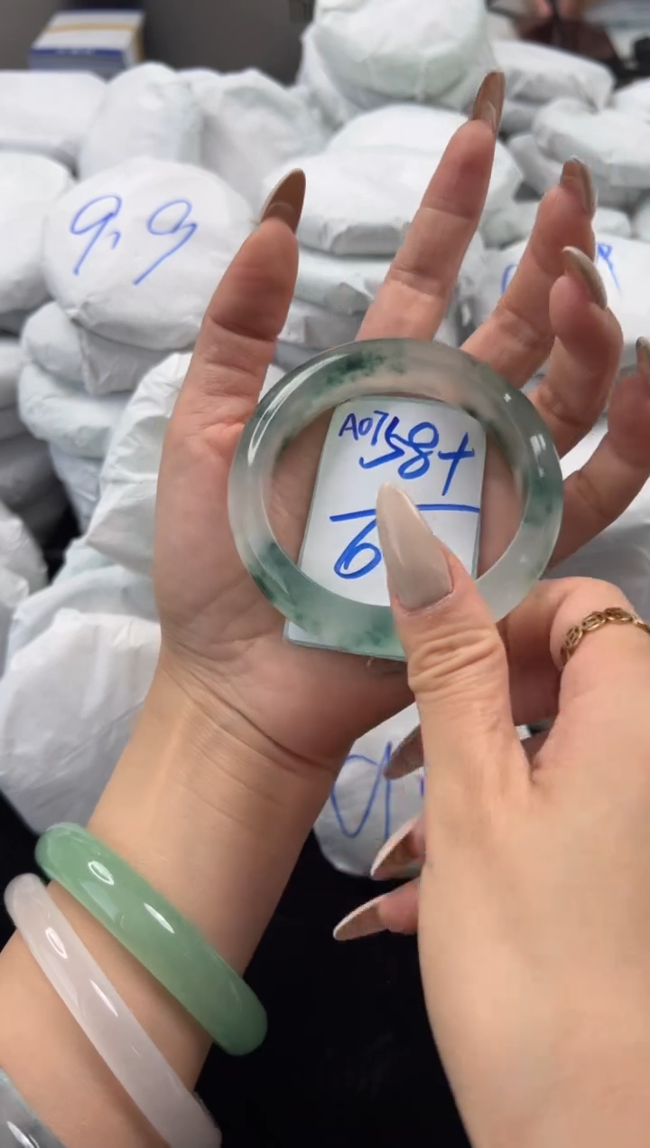 未镶嵌手镯石英质玉58圈口编号：A07