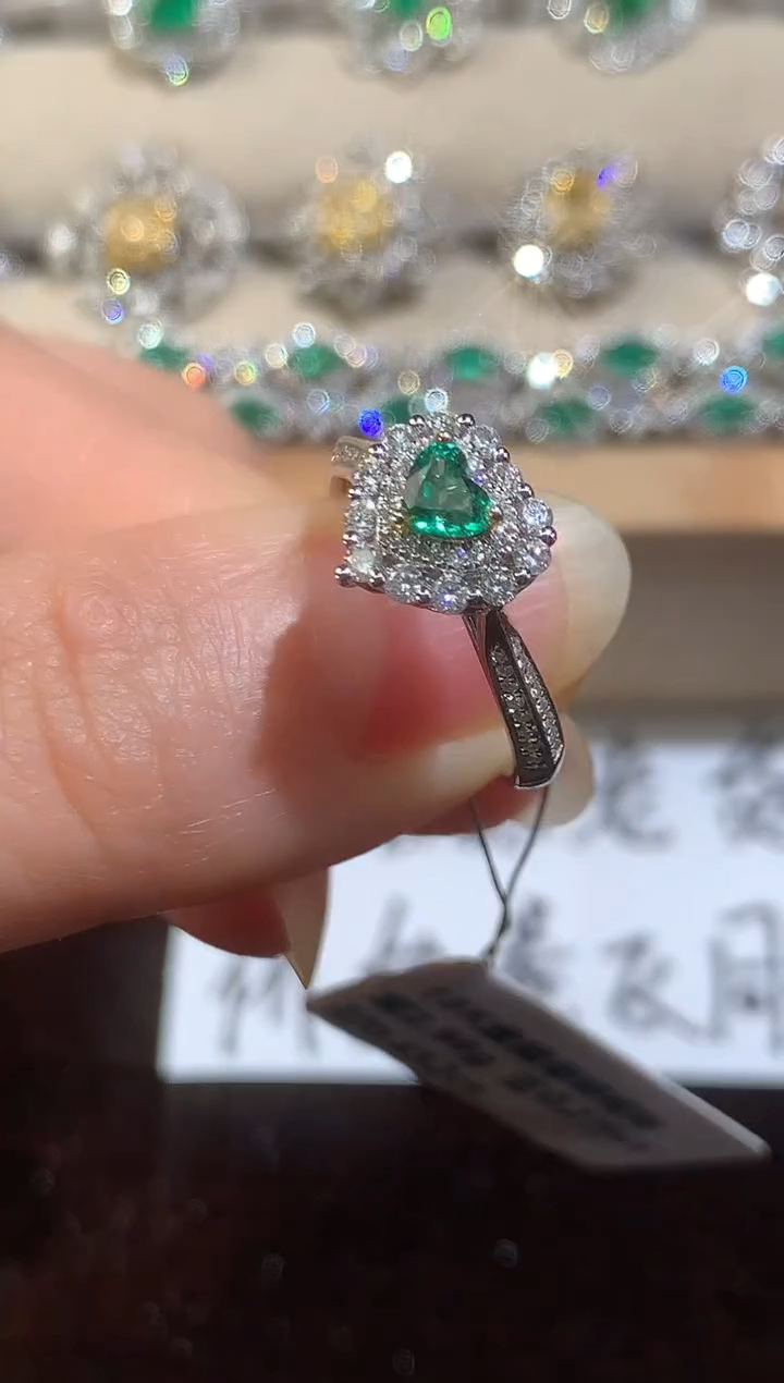 18K金镶嵌戒指祖母绿D57|4999