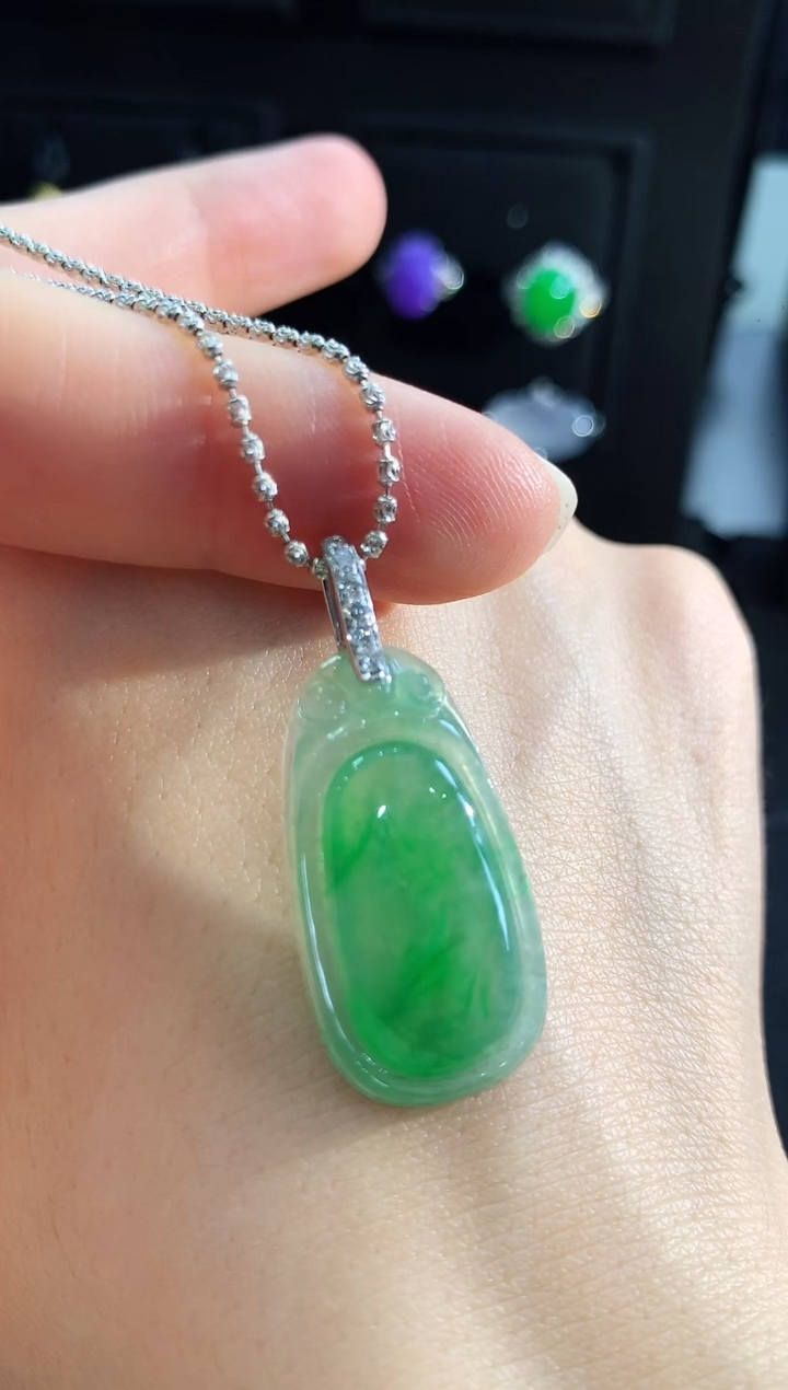 【闪购商品】翡翠吊坠(不含链)18K金镶嵌吊坠