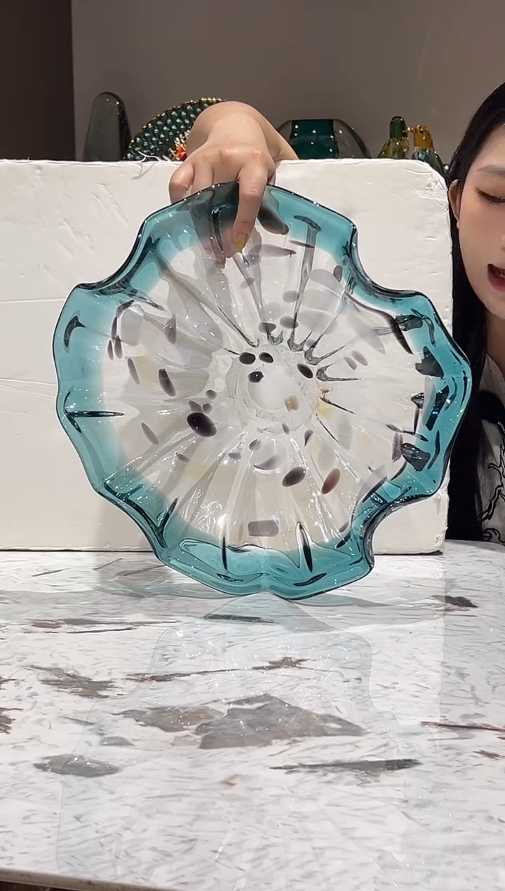 蓝色荷叶琉璃小果盘