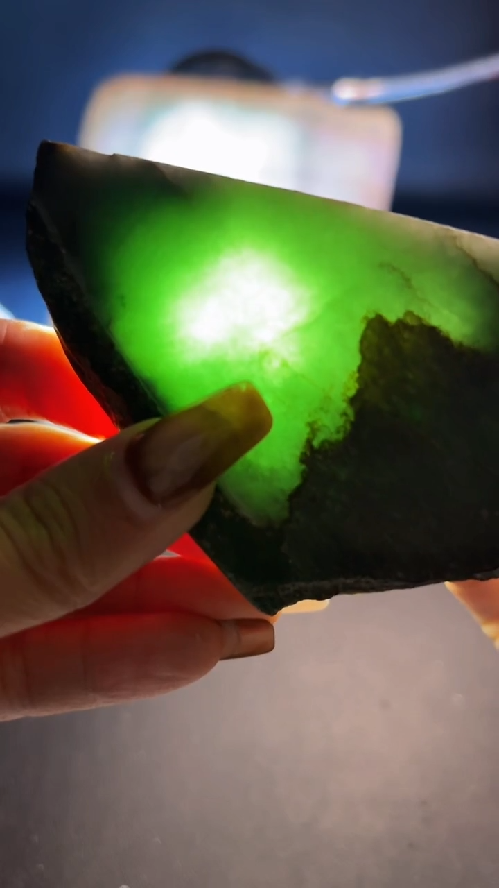 颈饰未镶嵌翡翠詹*生翡翠