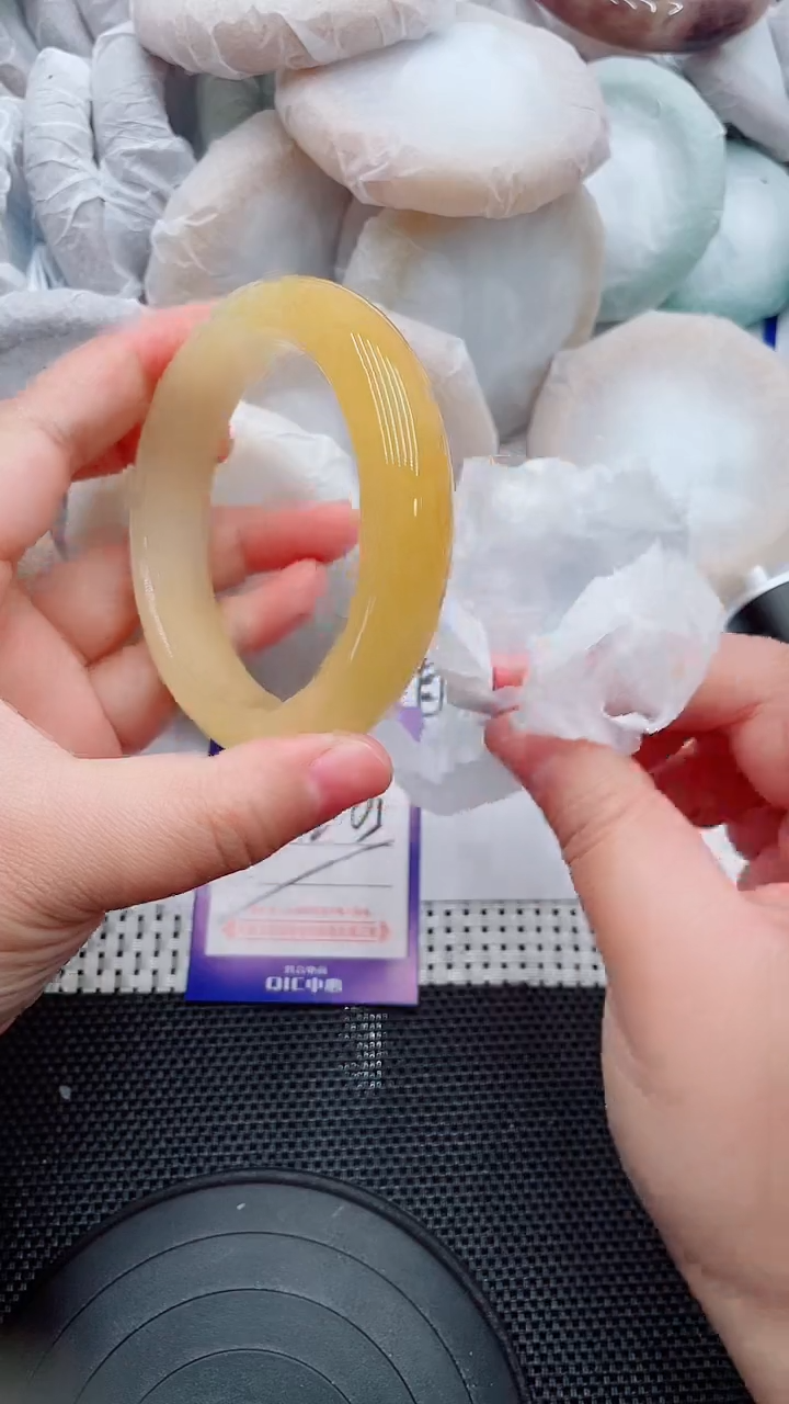 未镶嵌手镯石英质玉72-62-63