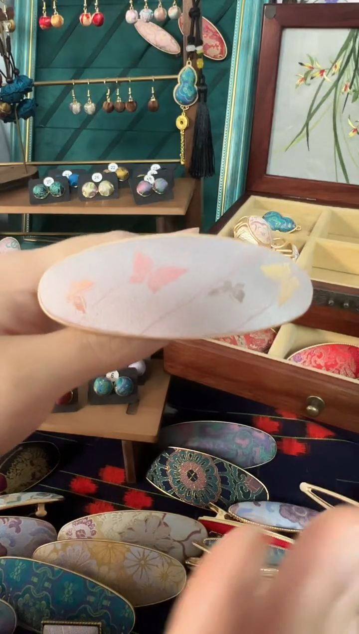 【闪购商品】【一物一拍初五发】苏锦大号弹簧夹蝴蝶