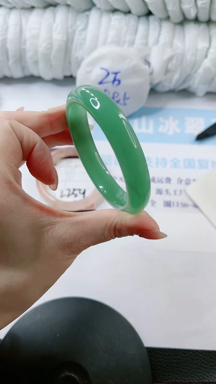 【闪购商品】石英质玉手镯未镶嵌多样性发货L260