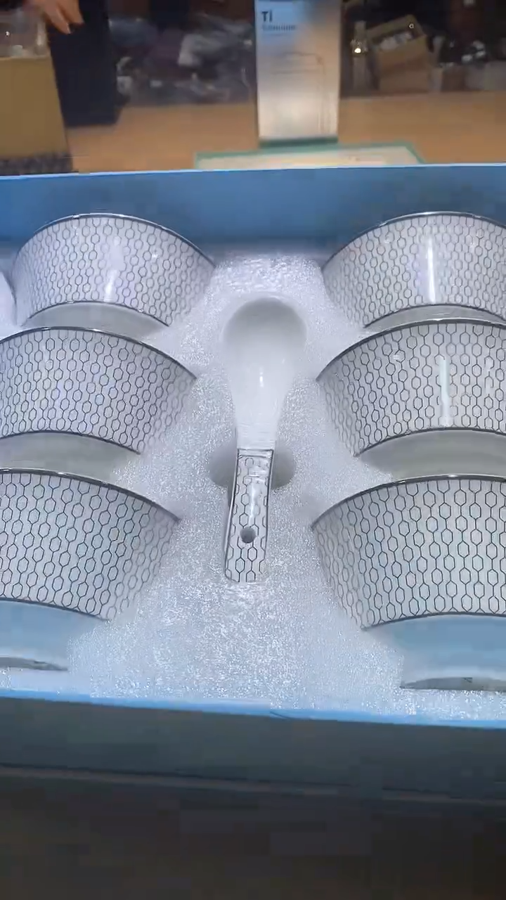 【闪购商品】瓷片锅碗瓢盆一件不剩