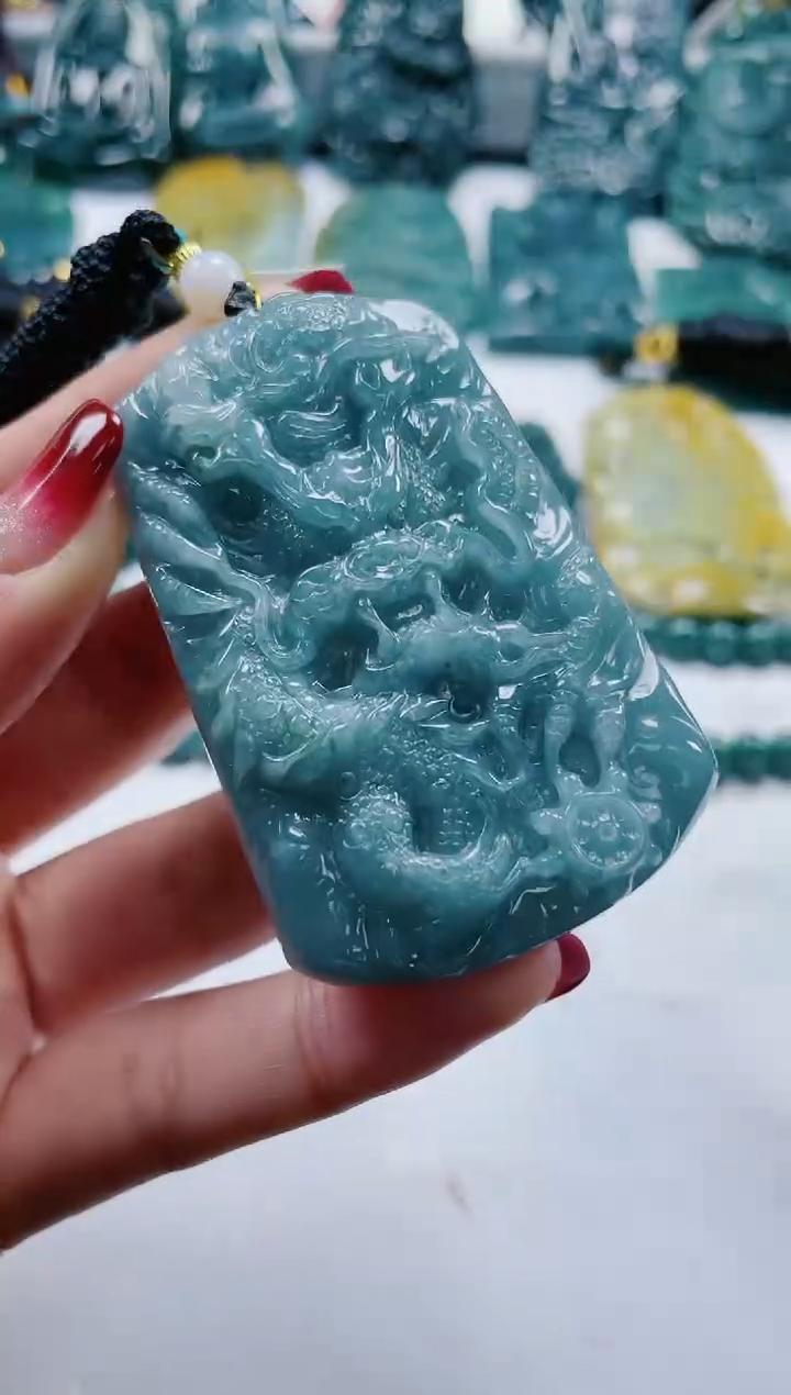 【闪购商品】翡翠颈饰未镶嵌            