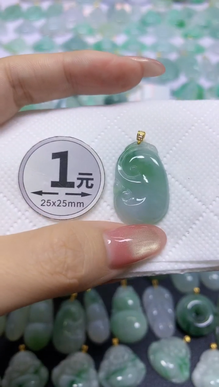 翡翠18K金镶嵌颈饰天然翡翠A货