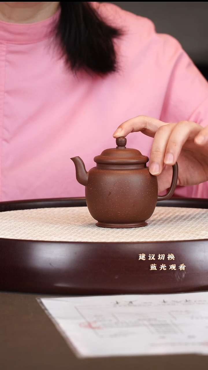 茶壶紫砂竖腰宫灯 底槽清 160cc