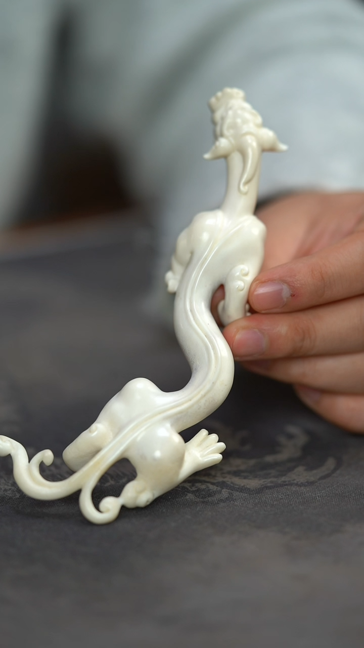【闪购商品】金丝楠木雕手工精雕螭龙把玩摆件