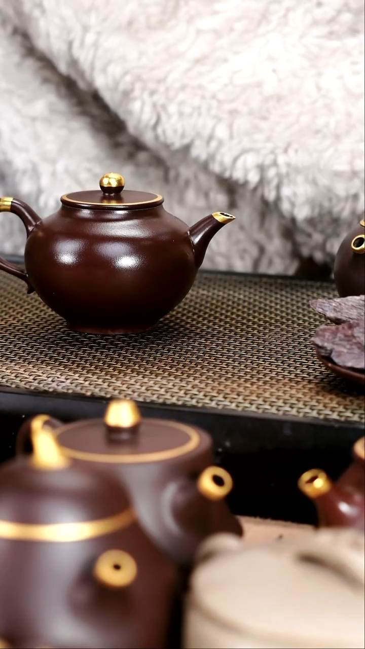 茶壶紫砂四号井茄皮紫泥描金新款宫灯150cc