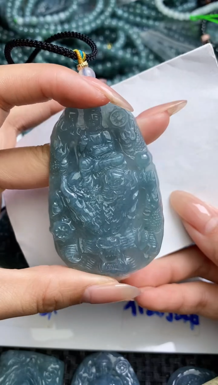 【闪购商品】翡翠颈饰未镶嵌         