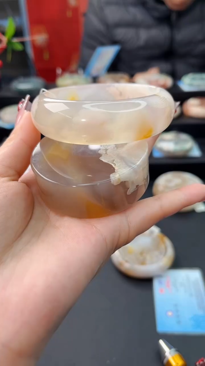 【闪购商品】石英质玉手镯未镶嵌赠送镯心（60圈口）