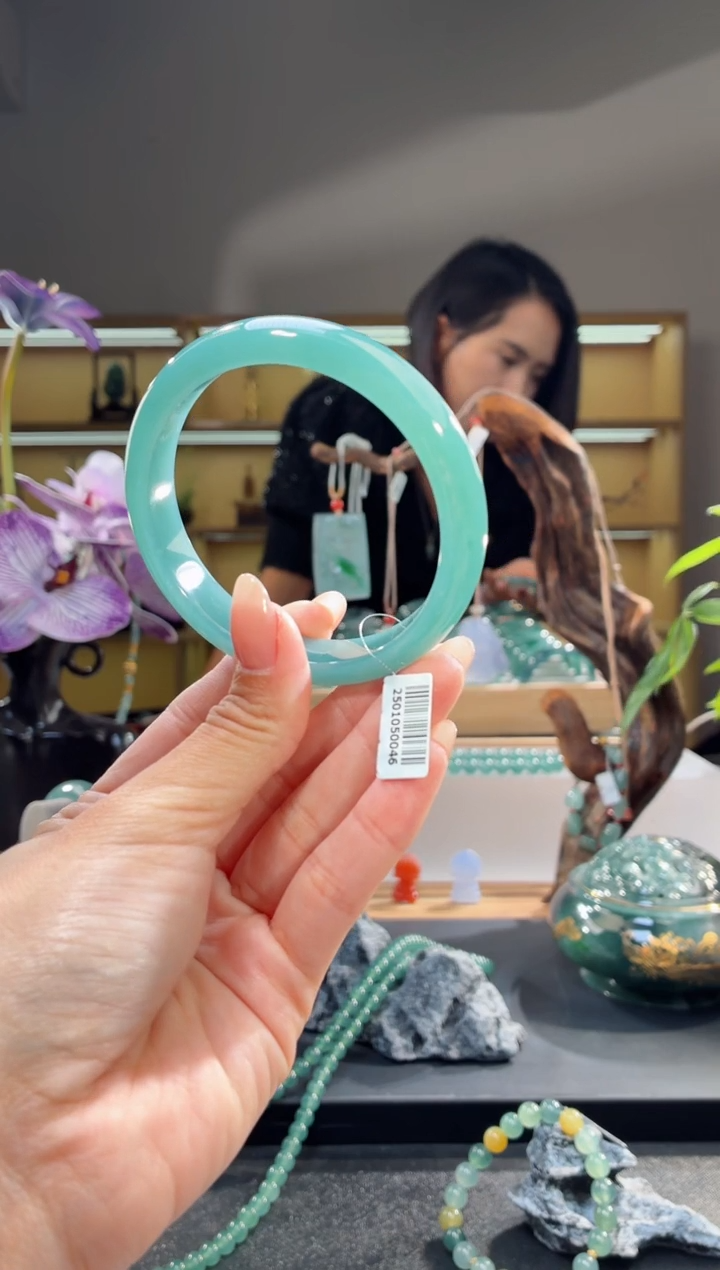 未镶嵌手镯翡翠58圈 