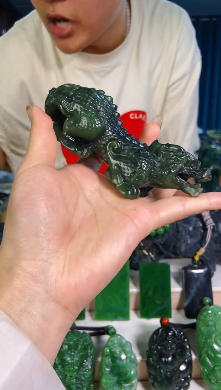 和田玉未镶嵌颈饰1