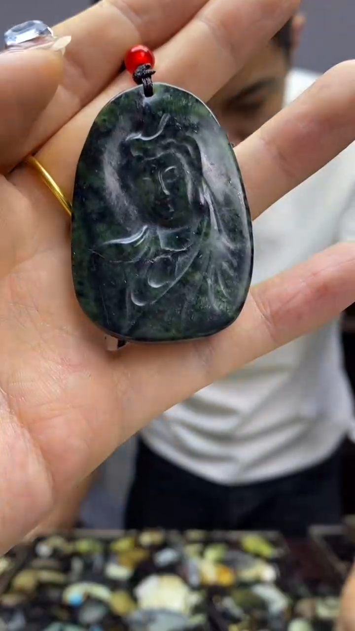 未镶嵌岫玉挂件   
