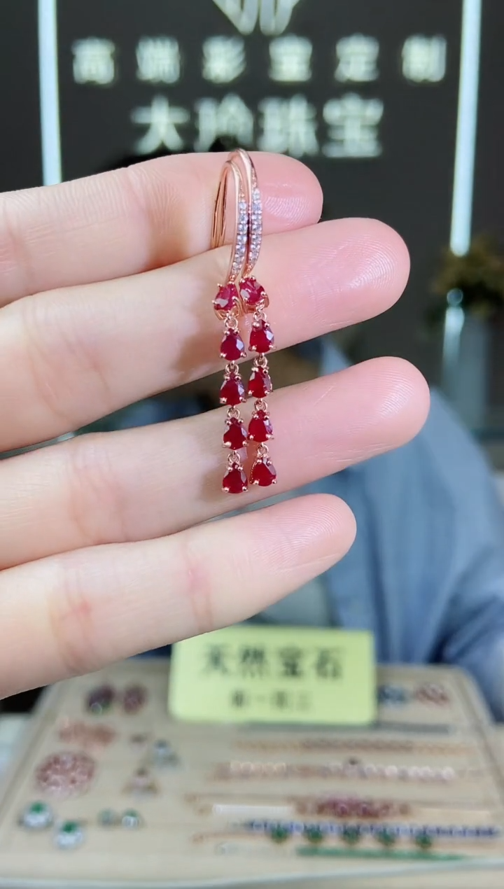 【闪购商品】红宝石耳饰银S925镶嵌耳饰