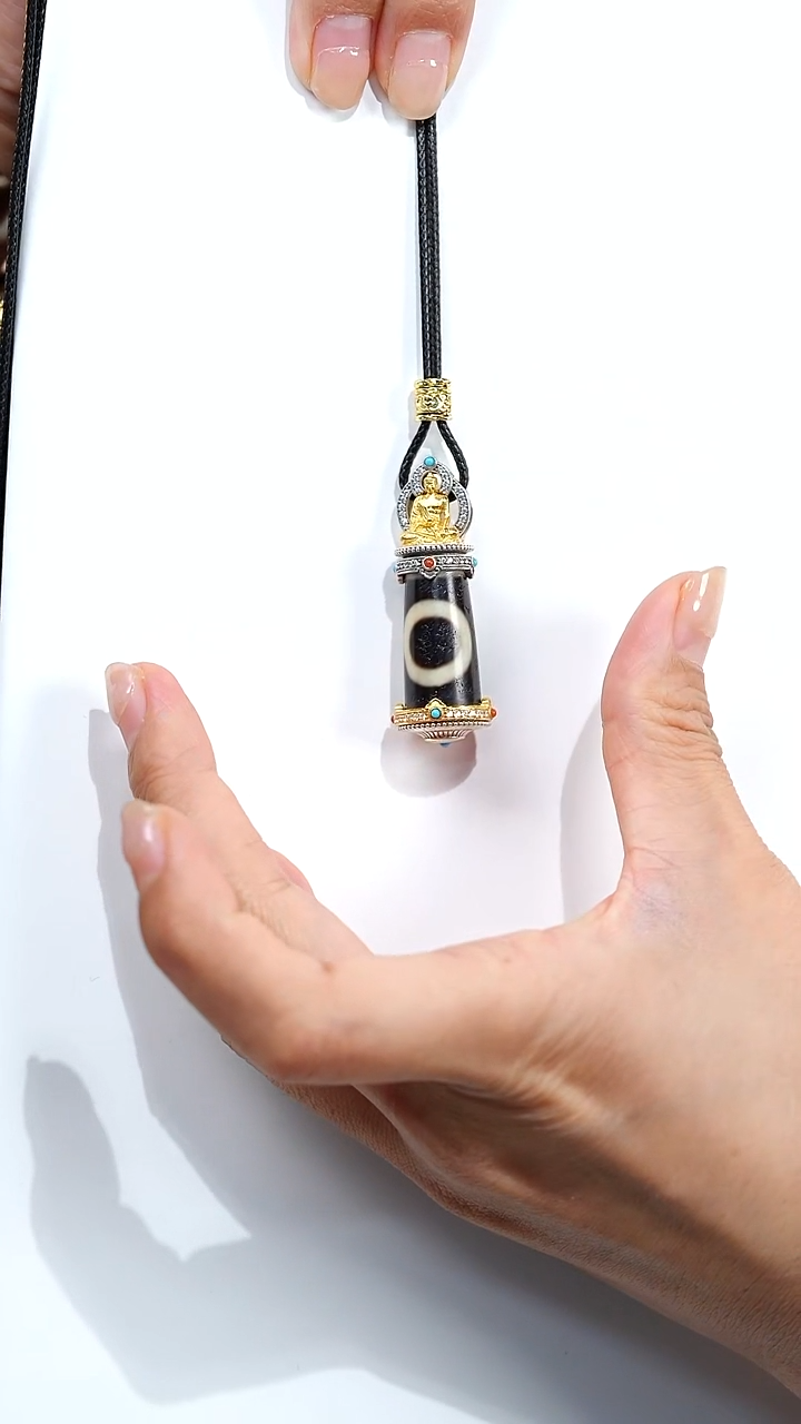 玛瑙/玉髓颈饰银S925镶嵌S53866多样性发一银镶td吊坠