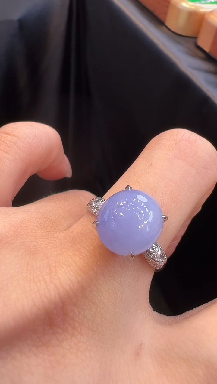 18K金镶嵌戒指翡翠a**n戒指