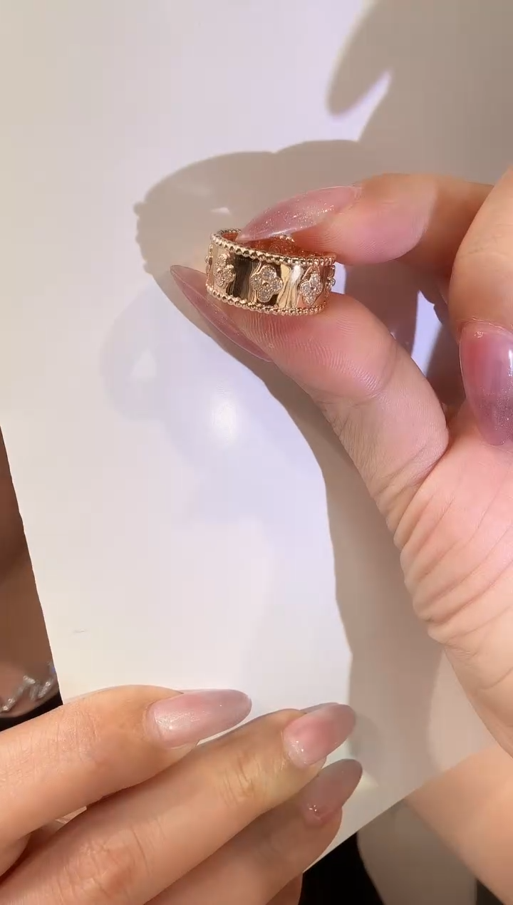 【闪购商品】钻石戒指18K金镶嵌14#K玫万花筒