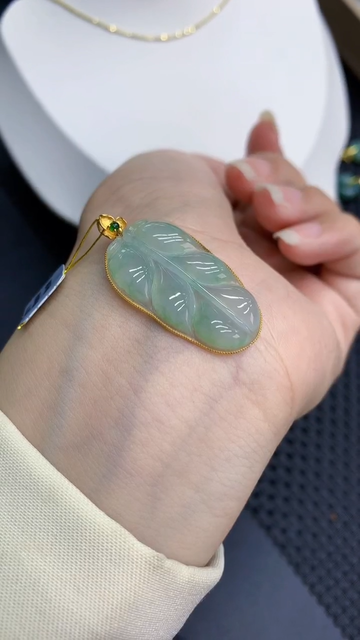 【闪购商品】翡翠颈饰18K金镶嵌            8