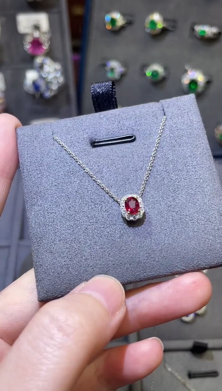 【闪购商品】红宝石项链18K金镶嵌/无烧鸽血红/0.6ct
