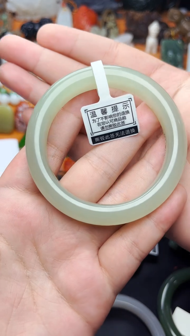 【闪购商品】和田玉手镯未镶嵌57.3圈口01