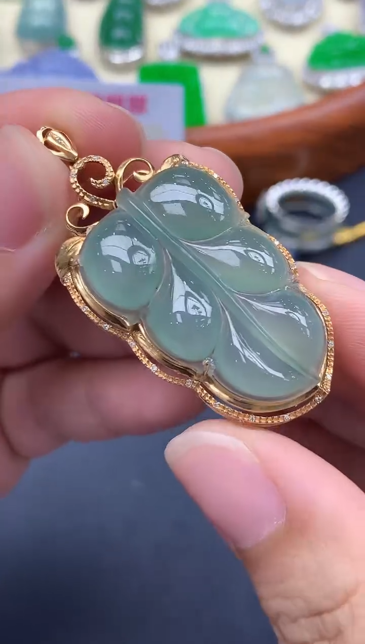 颈饰18K金镶嵌翡翠332-中国好珍宝