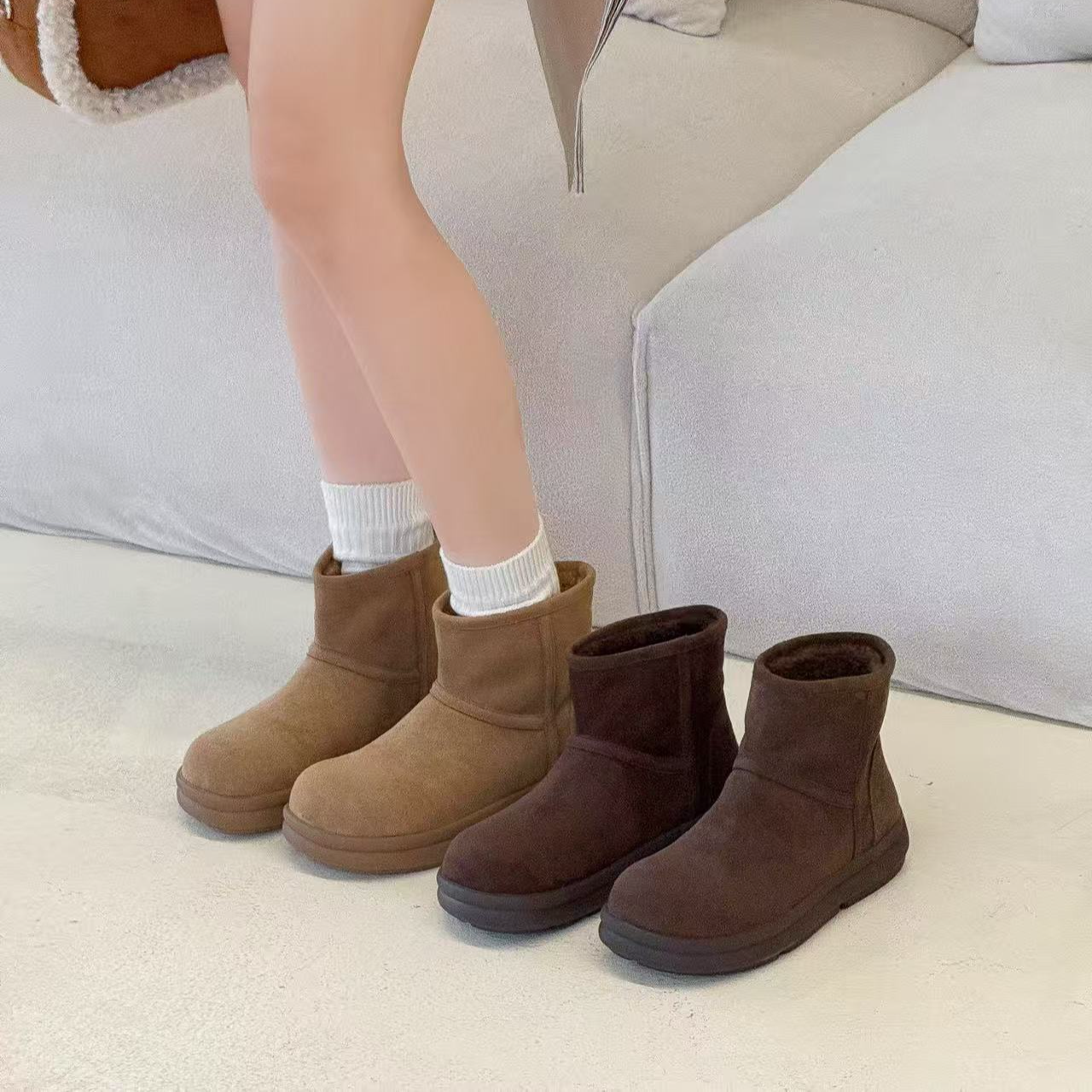 2590-1冬季保暖学院风短筒时尚雪地靴加厚经典休闲女鞋百搭韩版