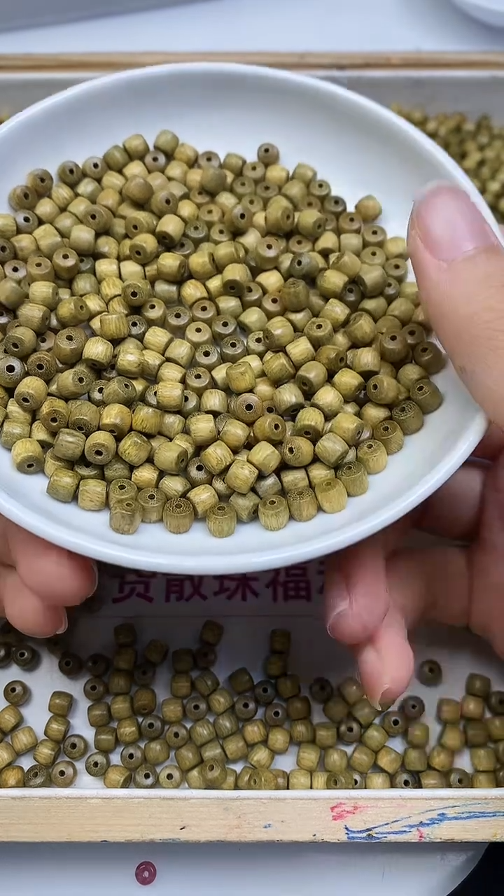 维腊木（绿檀）散珠A2058 绿檀 老型5*5mm 50个9.8元
