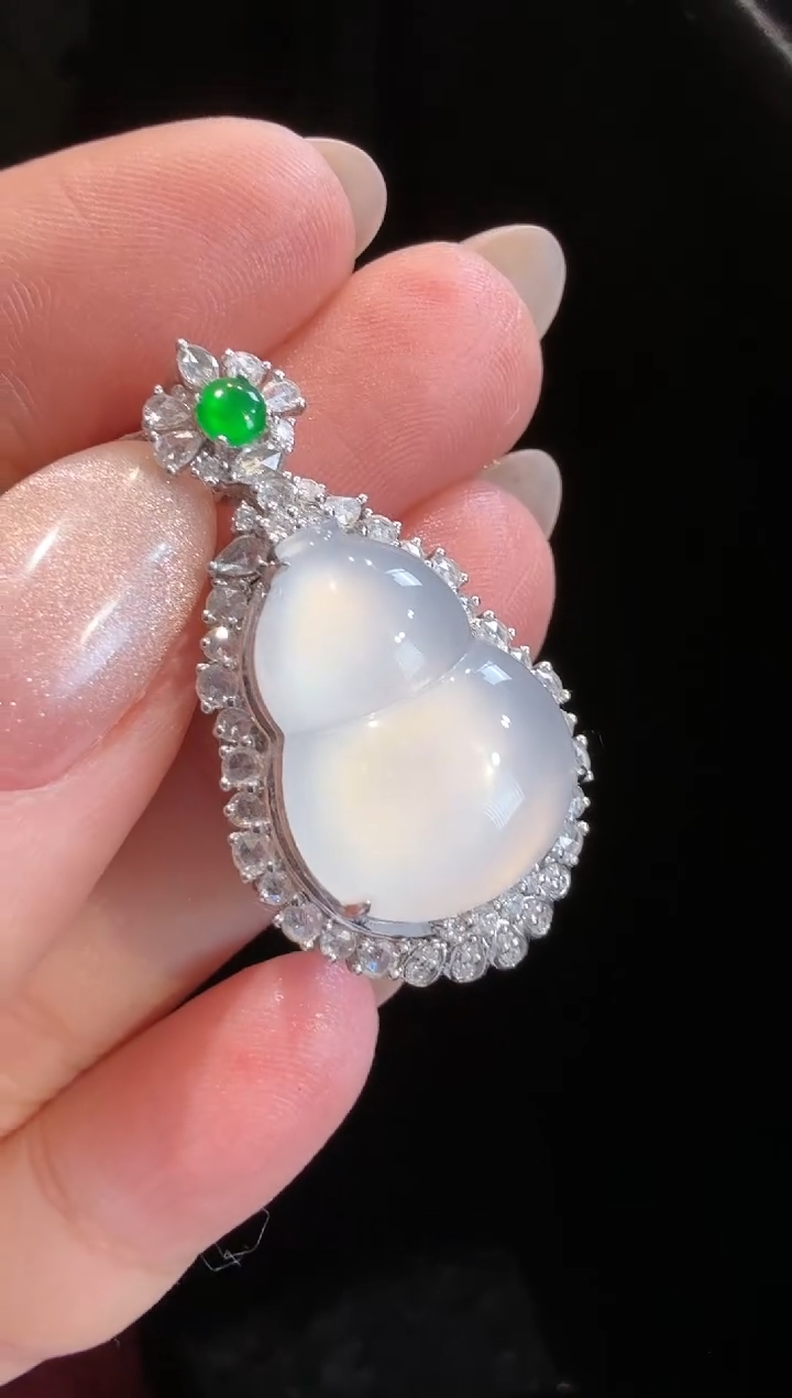 【闪购商品】翡翠颈饰18K金镶嵌吊坠