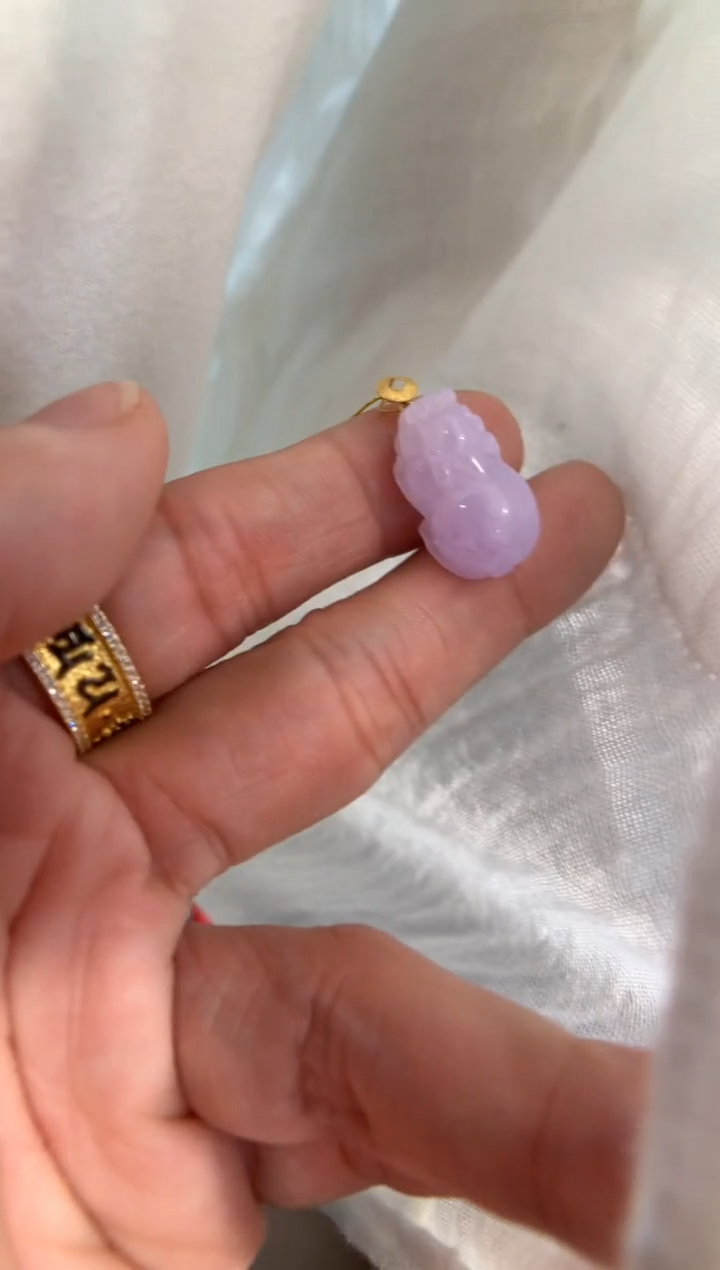 颈饰18K金镶嵌翡翠貔貅