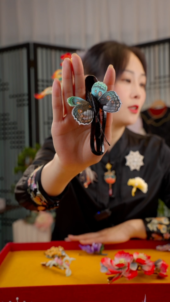 刺绣非遗绒花饰品苏绣