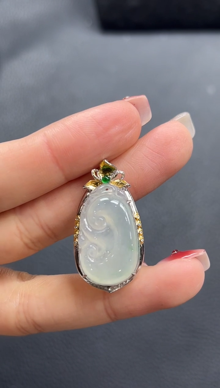 【闪购商品】翡翠颈饰18K金镶嵌如意